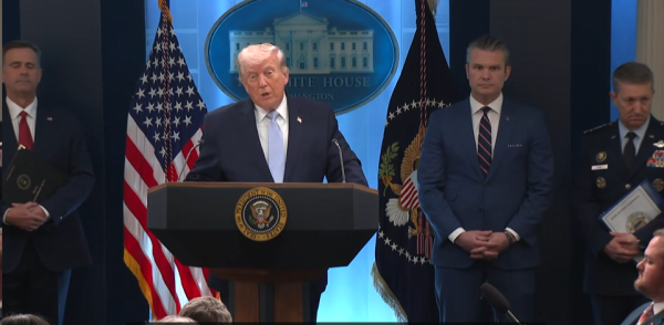 特朗普称可能在周二”消灭“伊朗，美防长预告大规模打击