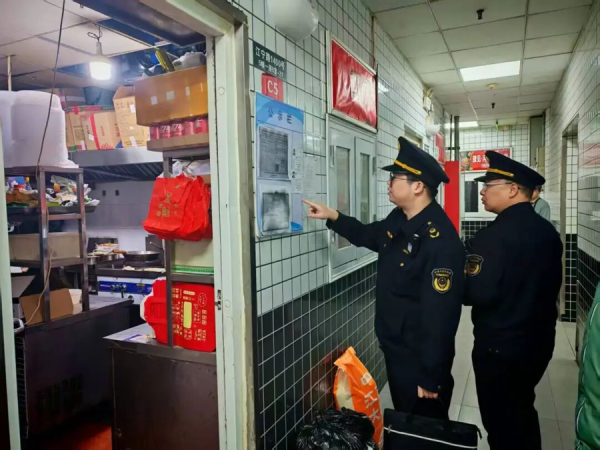 厨房有鼠粪、无堂食蛋糕店“一址两店”，上海公布网络餐饮食品治理典型案例